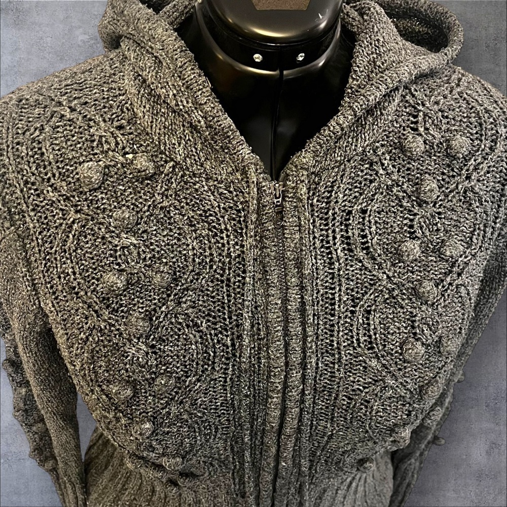 Etui Fisherman Bobble Aran Zip Front Hoodie Sweater in Grey - Picture 3 of 16